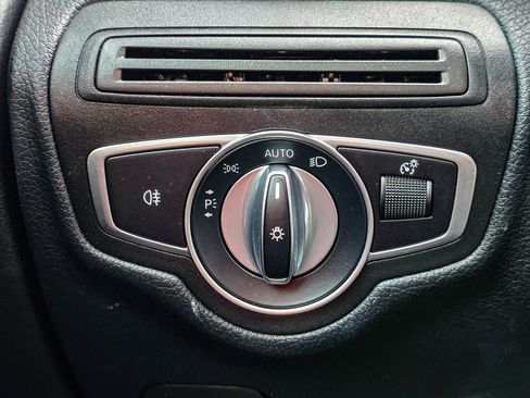 Used 2019 Mercedes-Benz GLC 300 GLC 300 image 24