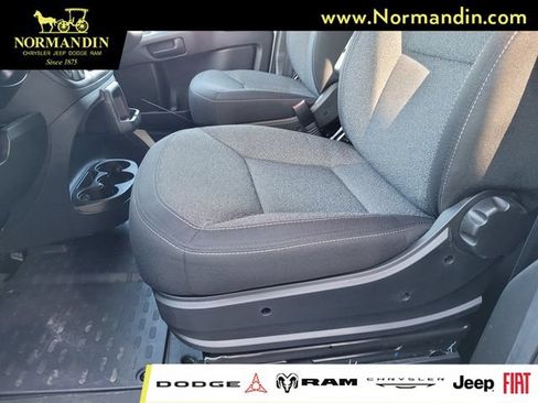Used 2025 RAM ProMaster 2500 w/ U-Haul Equipment Group FWD image 17