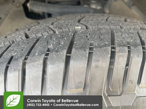 Used 2017 Toyota 4Runner TRD Off-Road AWD/4WD image 27