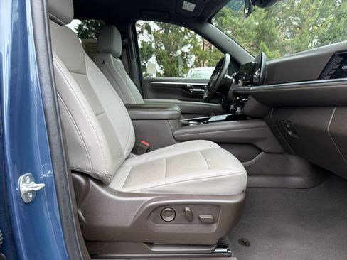 Used 2025 Chevrolet Tahoe LT AWD/4WD image 33