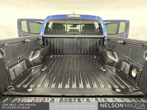 Used 2018 Toyota Tacoma TRD Off-Road image 13