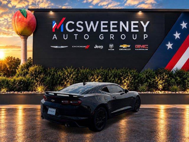 Used 2021 Chevrolet Camaro LT RWD image 5