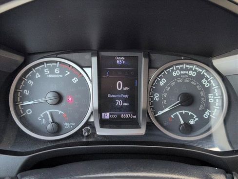 Used 2019 Toyota Tacoma SR5 AWD/4WD image 11