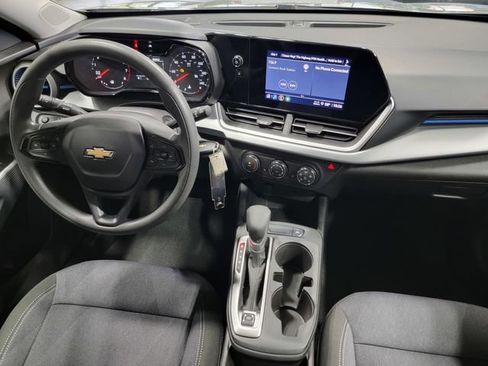 Certified 2025 Chevrolet Trax LS w/ LS Convenience Package FWD image 29