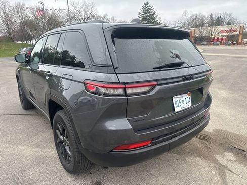 Certified 2024 Jeep Grand Cherokee Altitude image 5