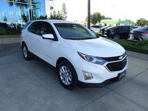 Certified 2018 Chevrolet Equinox LT FWD image 1