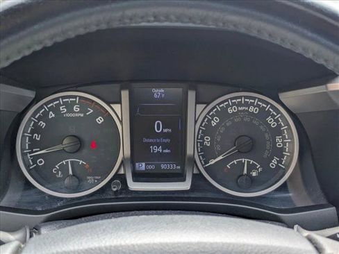 Used 2017 Toyota Tacoma Limited w/ Tow Package AWD/4WD image 11