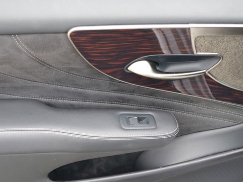 Used 2020 Lexus LS 500 w/ Interior Upgrade Package image 35