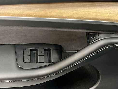 Used 2022 Tesla Model Y Performance image 17