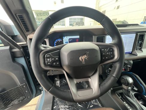 Used 2023 Ford Bronco Outer Banks image 16