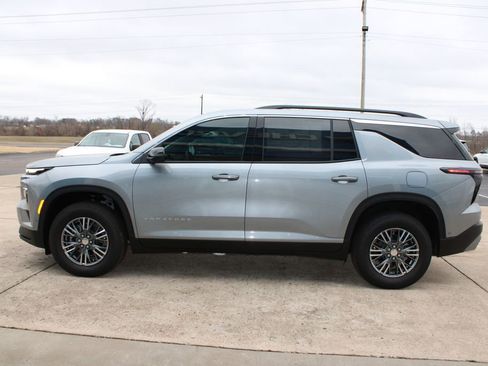 New 2026 Chevrolet Traverse LT w/ Enhanced Driving Package image 6