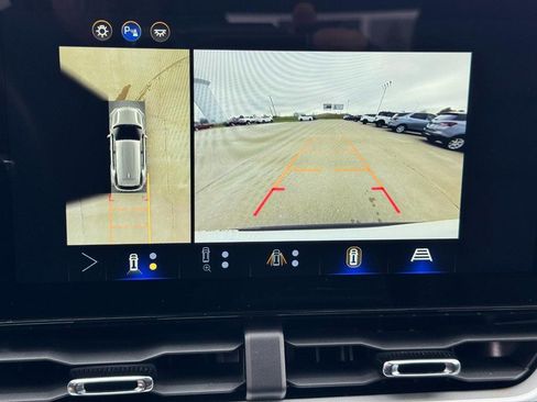 Used 2025 Chevrolet Equinox LT w/ Convenience Package II image 21