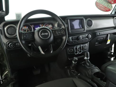 Used 2022 Jeep Wrangler Unlimited Sport image 2