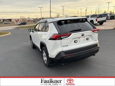 Used 2019 Toyota RAV4 LE image 10