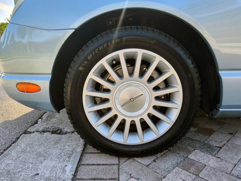 Used 2004 Ford Thunderbird image 42