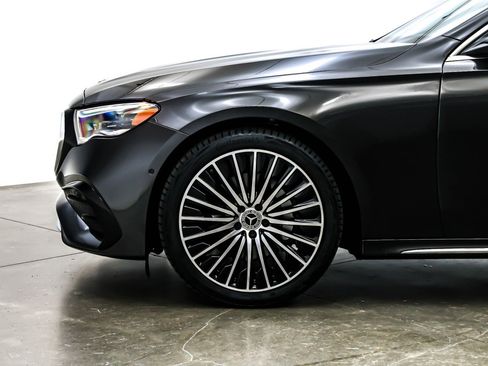 Used 2025 Mercedes-Benz E 350 Sedan image 10