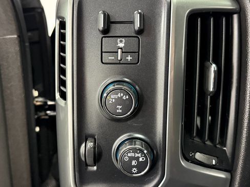 Used 2017 Chevrolet Silverado 1500 LT w/ Midnight Edition AWD/4WD image 20