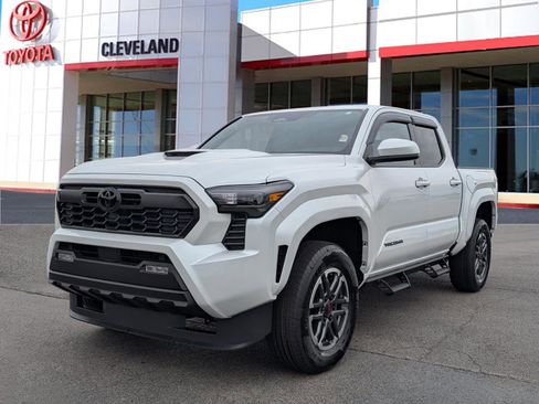 New 2026 Toyota Tacoma TRD Sport image 4