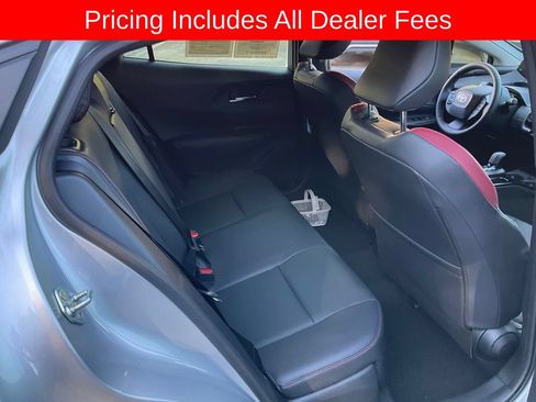Used 2025 Toyota Prius Plug-In Hybrid FWD image 19