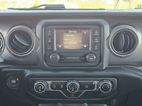 Used 2021 Jeep Wrangler Unlimited Sport image 22