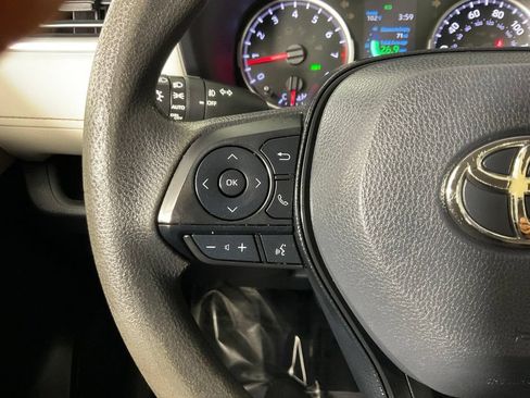 Used 2020 Toyota RAV4 XLE FWD image 24
