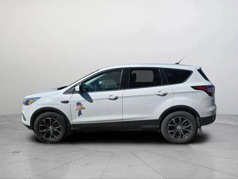Used 2017 Ford Escape SE w/ SE Cold Weather Package AWD/4WD image 2