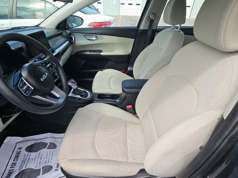 Used 2023 Kia Forte LXS FWD image 8