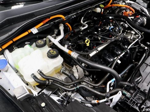 Certified 2024 Ford Escape SE w/ PHEV Premium Package image 19