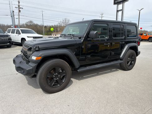 Used 2023 Jeep Wrangler Unlimited Sport AWD/4WD image 2