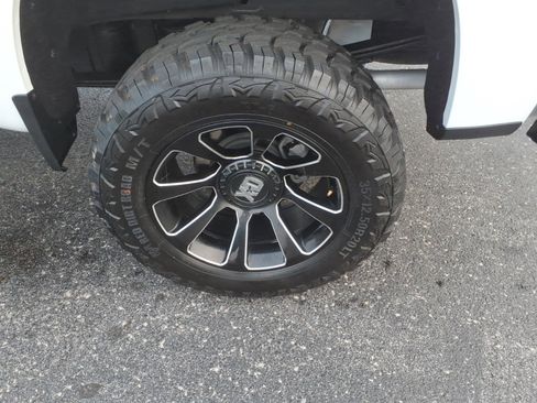 Used 2020 Chevrolet Silverado 1500 LT Trail Boss image 8