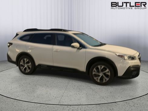 Used 2020 Subaru Outback Limited w/ Popular Package #2 AWD/4WD image 3