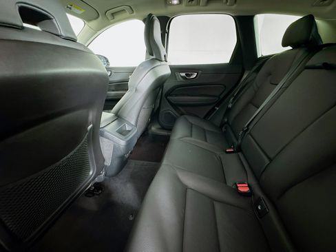 Used 2025 Volvo XC60 B5 Plus image 24