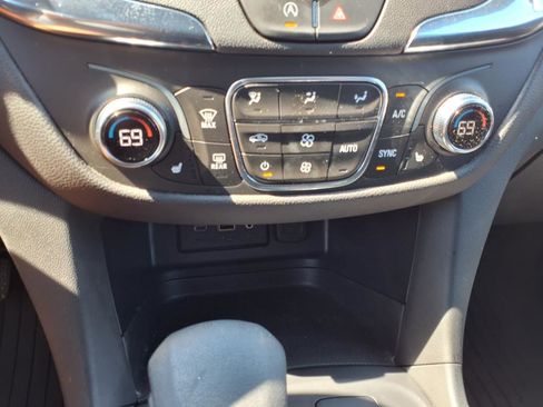 Used 2023 Chevrolet Equinox LT image 20