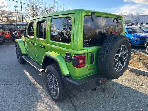 New 2026 Jeep Wrangler Unlimited Sahara AWD/4WD image 4