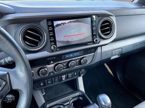 Used 2023 Toyota Tacoma TRD Sport w/ Technology Package AWD/4WD image 14