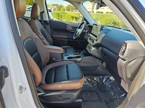 Used 2025 Ford Bronco Sport Outer Banks w/ Outer Banks Tech Package+ AWD/4WD image 32