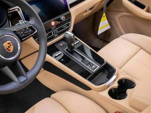 New 2026 Porsche Macan S image 11
