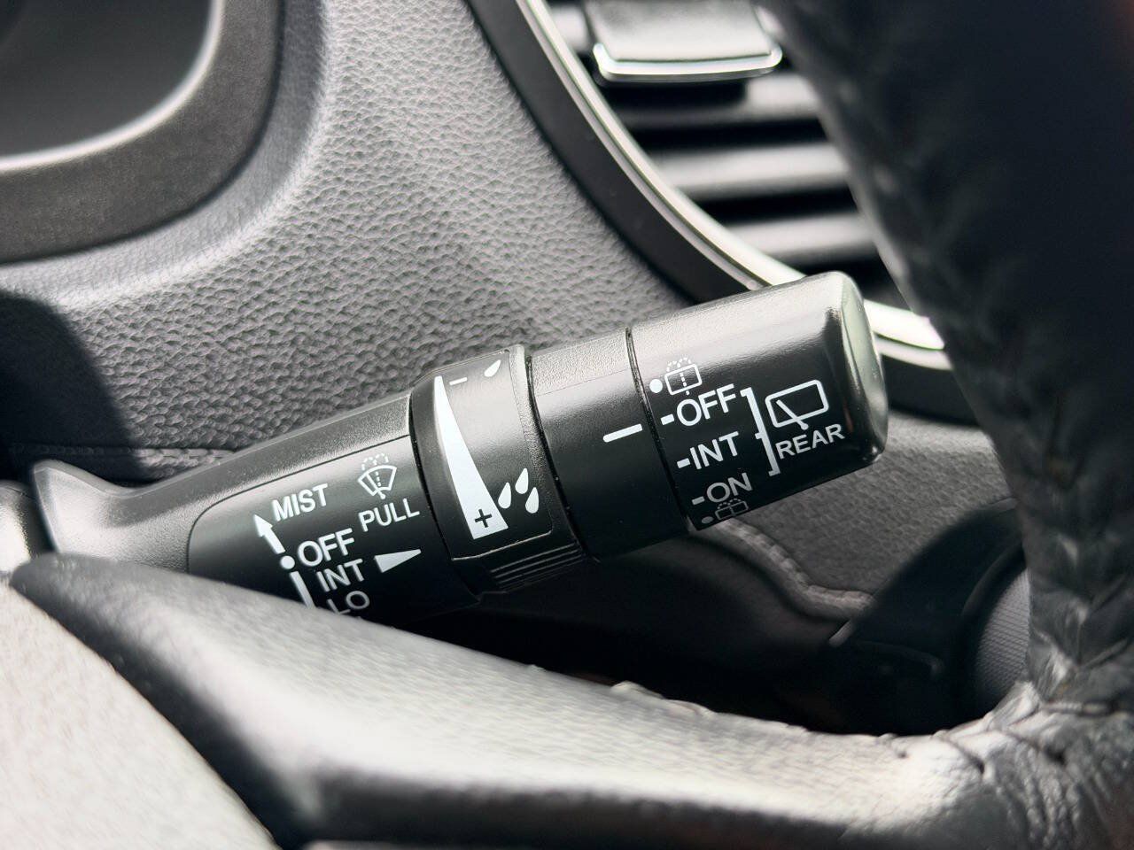 Used 2015 Honda CR-V EX-L image 32