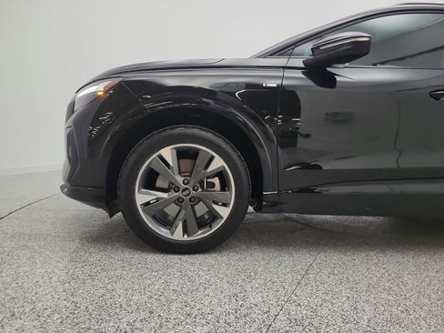 Used 2024 Audi Q4 e-tron Premium Plus w/ Premium Plus image 24