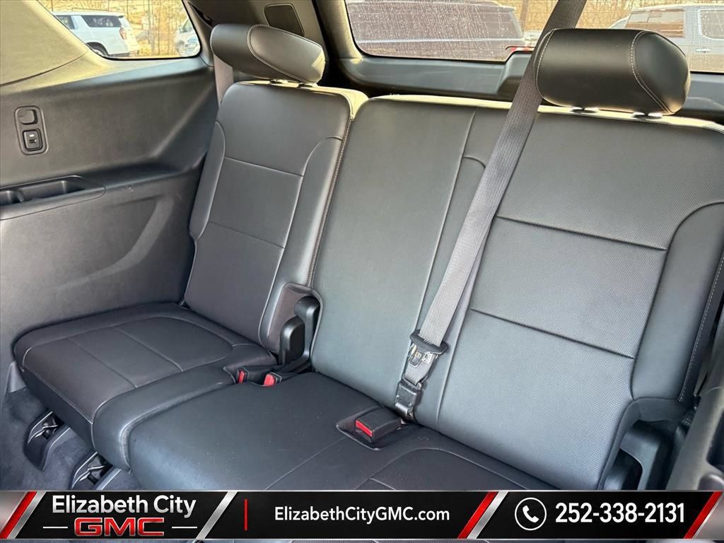Used 2023 Chevrolet Traverse Premier AWD/4WD image 15