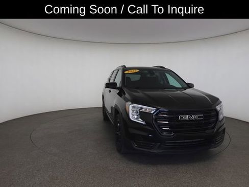 Used 2022 GMC Terrain SLE w/ Driver Convenience Package FWD image 2