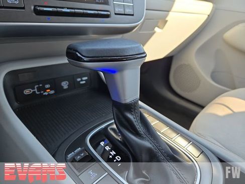 Used 2024 Hyundai Kona SEL image 12