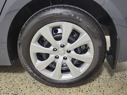 Used 2025 Toyota Corolla LE FWD image 8