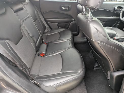 Used 2019 Jeep Compass Latitude image 26