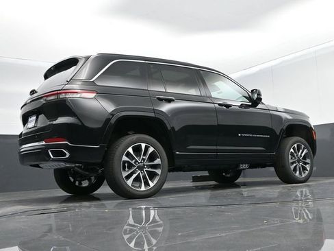 Used 2024 Jeep Grand Cherokee Overland w/ Advanced Protech Group III AWD/4WD image 48