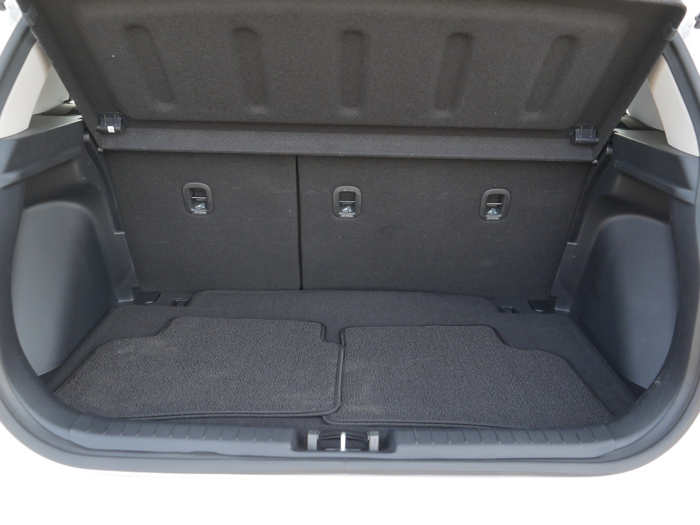 Used 2023 Hyundai Venue SE FWD image 17