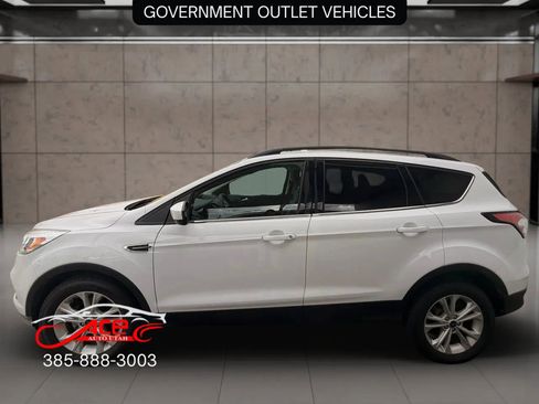 Used 2018 Ford Escape SE image 4