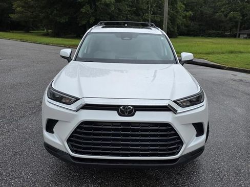 Used 2024 Toyota Grand Highlander AWD Hybrid image 2