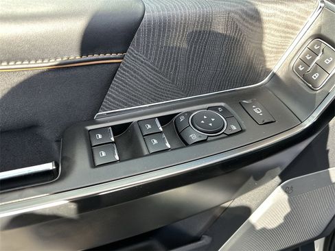 Used 2024 Ford F350 Platinum image 13