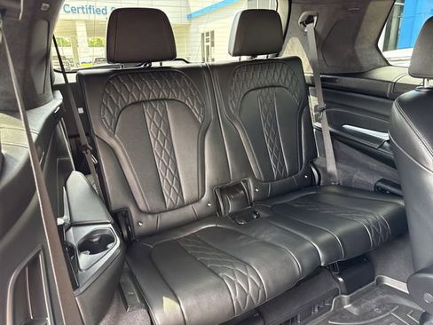 Used 2025 BMW X7 M60i AWD/4WD image 43